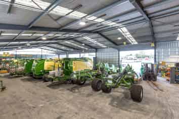 Workshop-Warehouse in Strategic Location