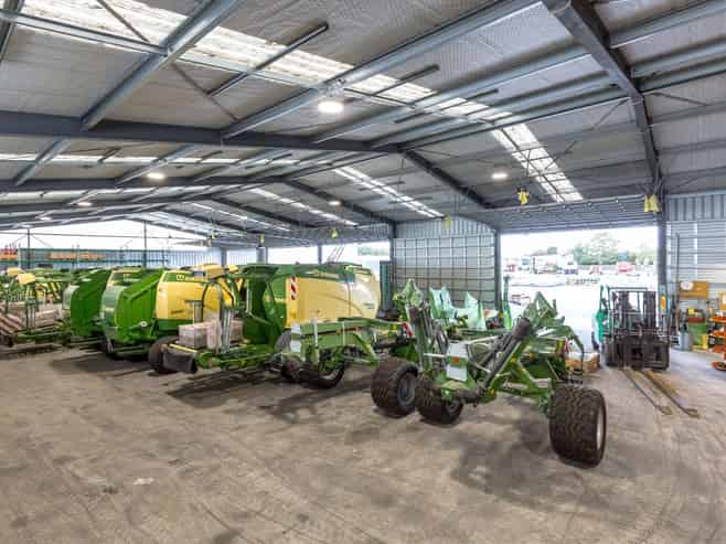 Workshop-Warehouse in Strategic Location