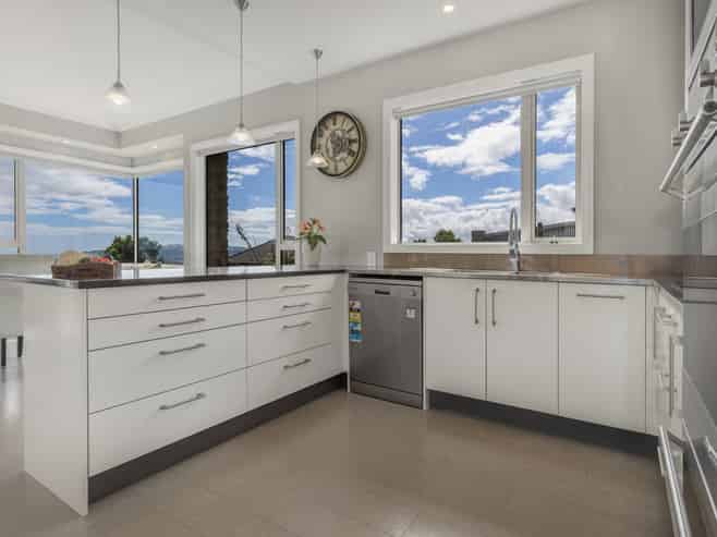 18 Kahurangi Heights, Aotea