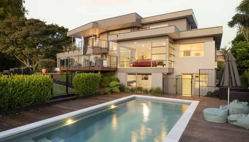 809 River Road, Chartwell