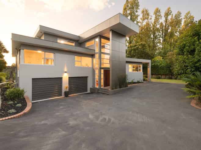 809 River Road, Chartwell