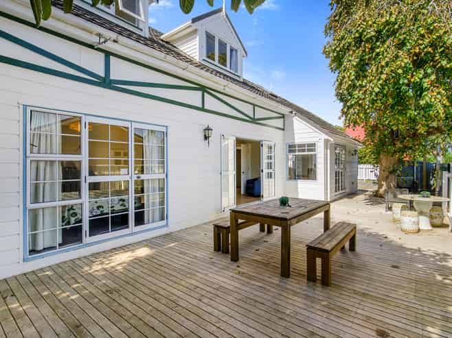 16 Epuni Street, Epuni