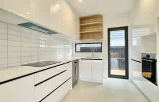 2/72  Taikata, Te Atatu Peninsula