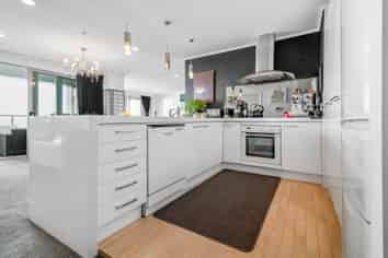 1006/72 Devonport Road, Tauranga Central