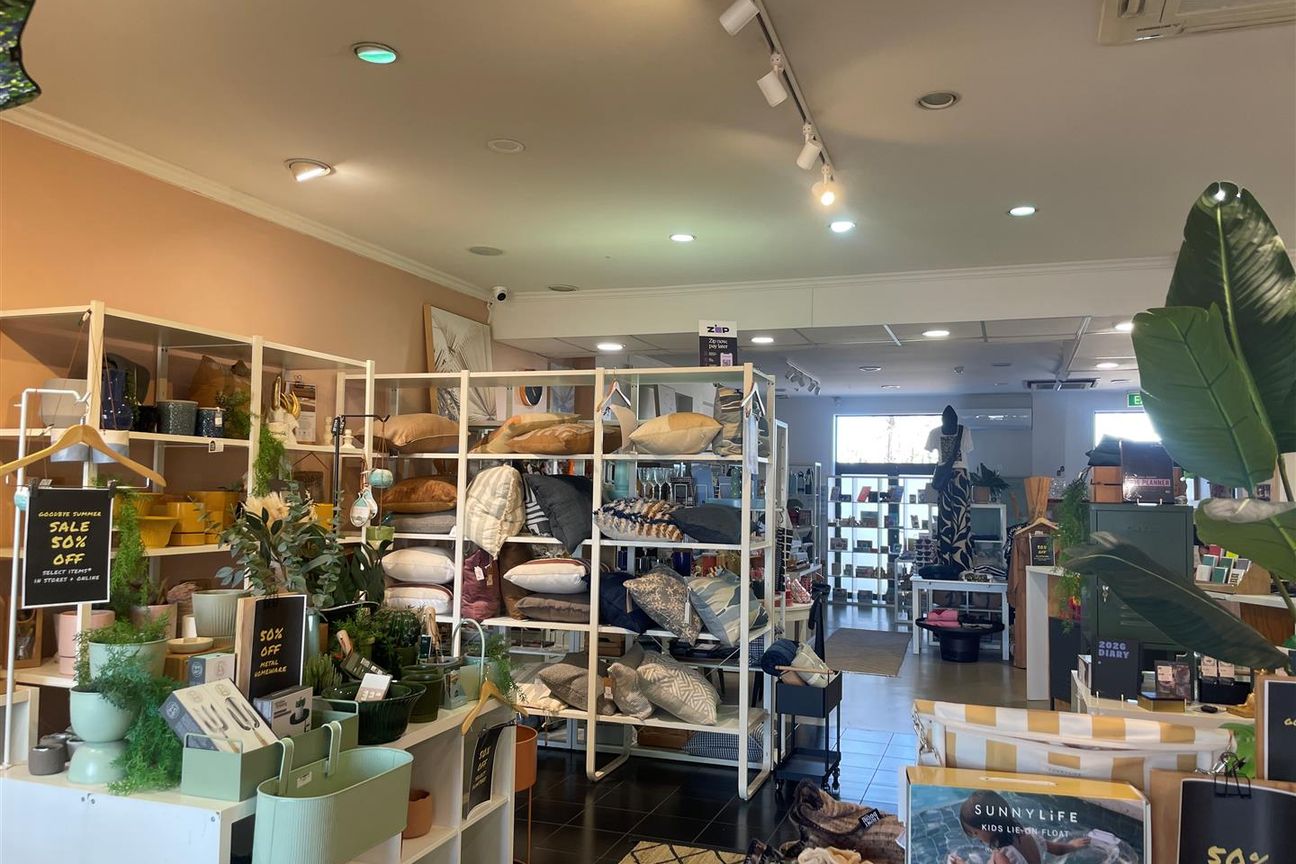 Retail with Unmissable Presence - Ansicht 5