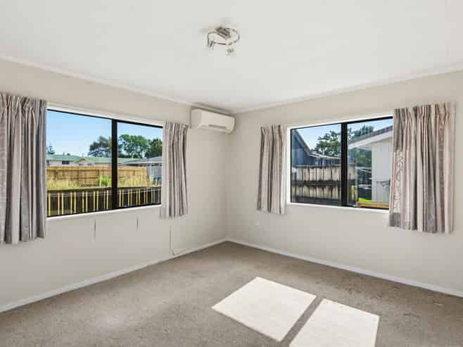 4 Sharda Grove, Paraparaumu Beach