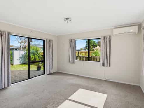 4 Sharda Grove, Paraparaumu Beach