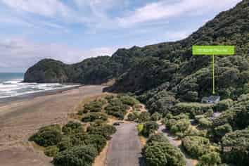 107 North Piha Road, Piha