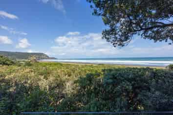 107 North Piha Road, Piha