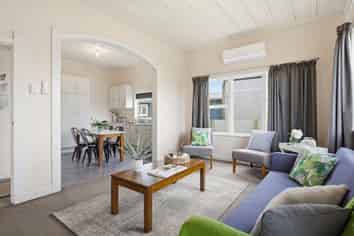 255 Lytton Road, Elgin