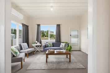 255 Lytton Road, Elgin