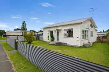 255 Lytton Road, Elgin