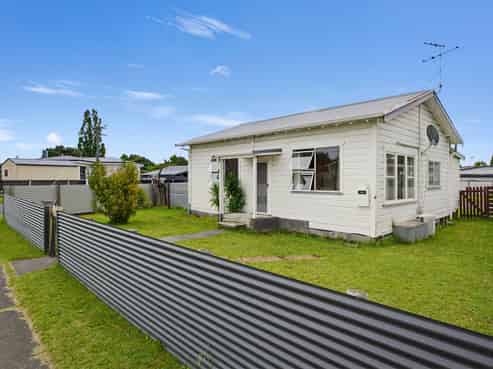 255 Lytton Road, Elgin