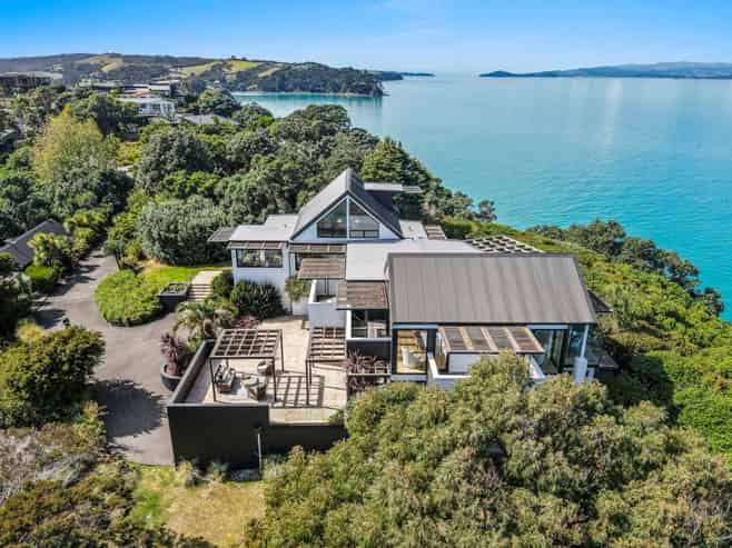 66 Kennedy Point Road, Waiheke Island