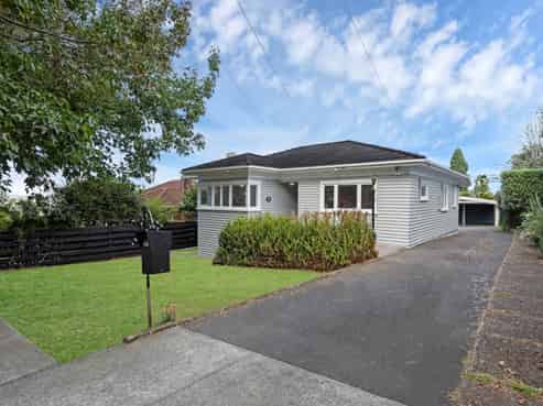 10 Mountfield Terrace, Mount Albert