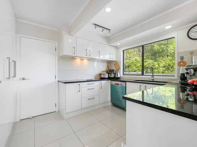 8B  Rangiatea Road, Epsom