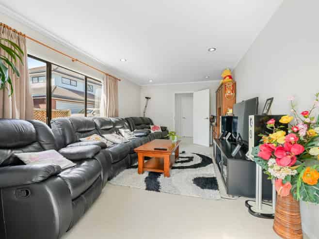 8B  Rangiatea Road, Epsom