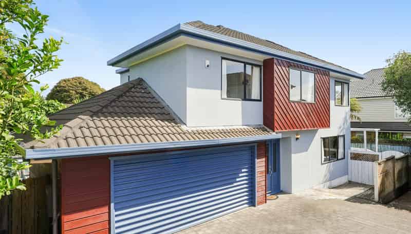 8B  Rangiatea Road, Epsom