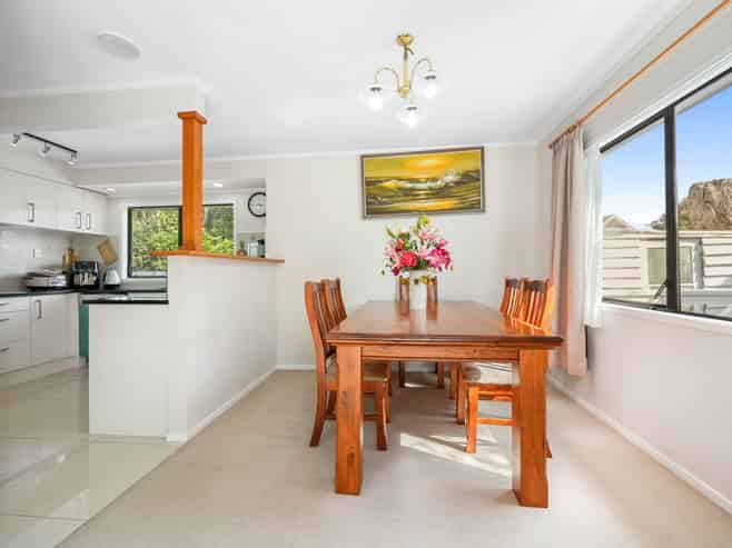 8B  Rangiatea Road, Epsom