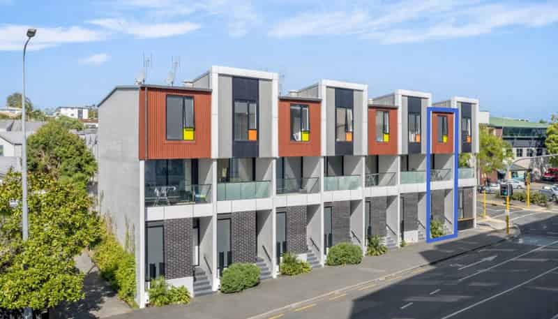 1824 Great North Road, Avondale