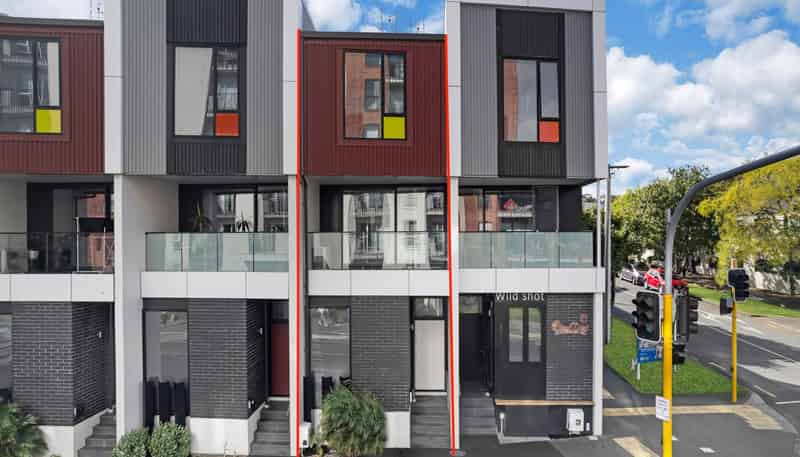 1824 Great North Road, Avondale