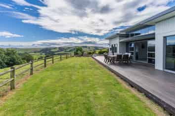 2390 Owaka State Highway, Katea