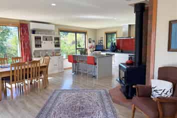  125 Coulson Road, Paroa