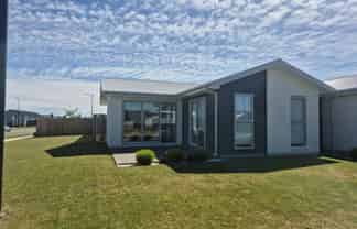 53 Whitehorn Drive, Lincoln