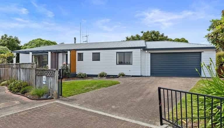 25 Lucerne Place , Welcome Bay