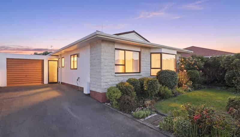 2/35 Dorset Road, Springvale