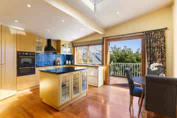 16 Maida Vale Road, Roseneath