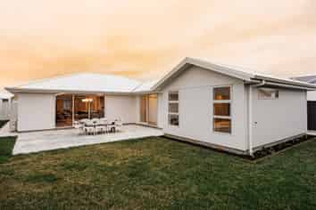 63 Pelorus Avenue, Poraiti