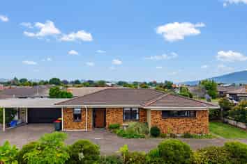 32a Holland Street, Glenholme