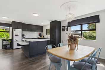 32a Holland Street, Glenholme