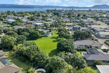 55 Pyle Road West, One Tree Point