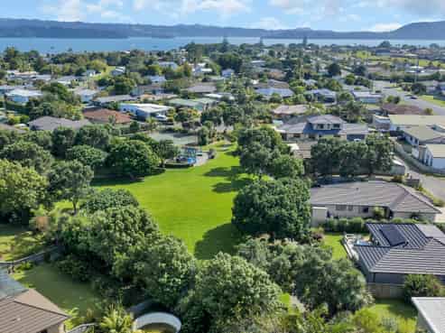 55 Pyle Road West, One Tree Point
