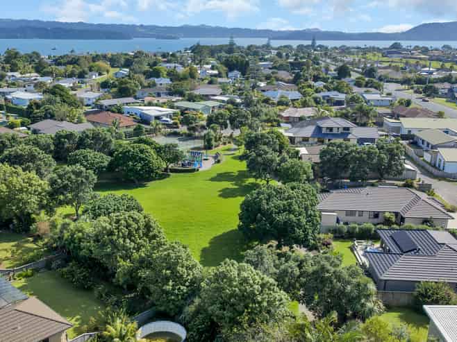 55 Pyle Road West, One Tree Point