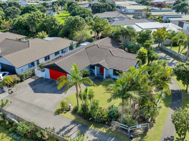 55 Pyle Road West, One Tree Point