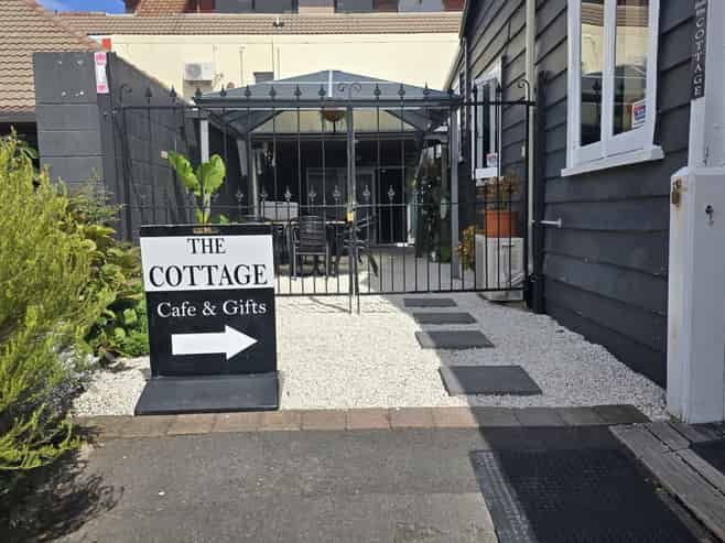 Character retail with income flexibility