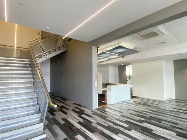 Premium office with indoor-outdoor flow