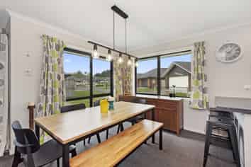 15 Oolong Court, Huntington