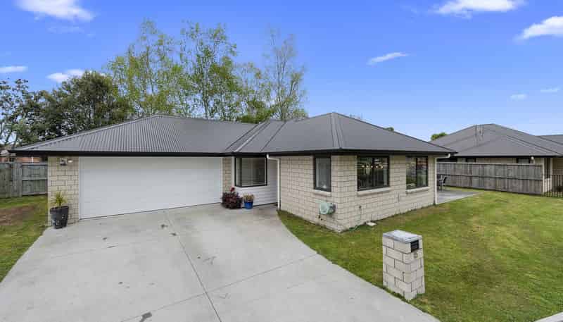 15 Oolong Court, Huntington