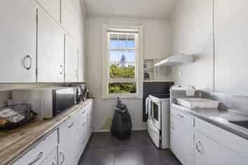 6 Furlong street (Upstairs), Hawera