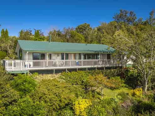 74 Kaimata Road, Bay View