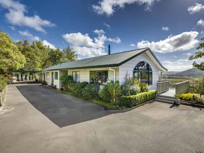 74 Kaimata Road, Bay View