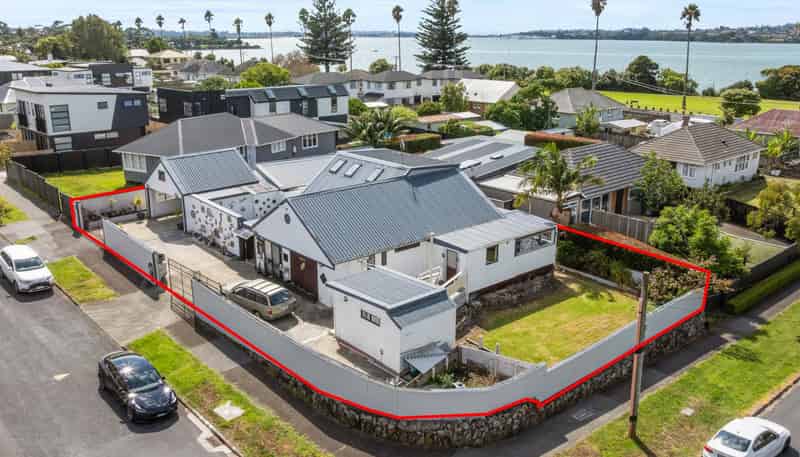 22 Pirangi Street, Point England