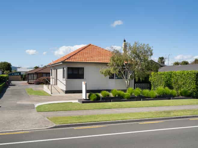 Affordable Character Office with Road Frontage