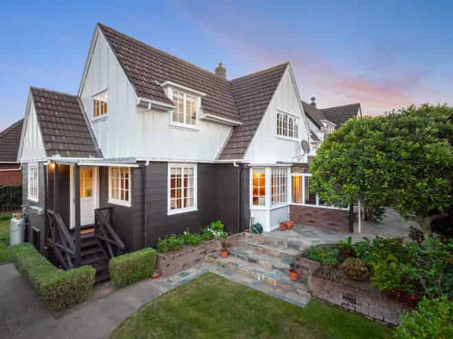 6B Elderwood Lane, Belmont