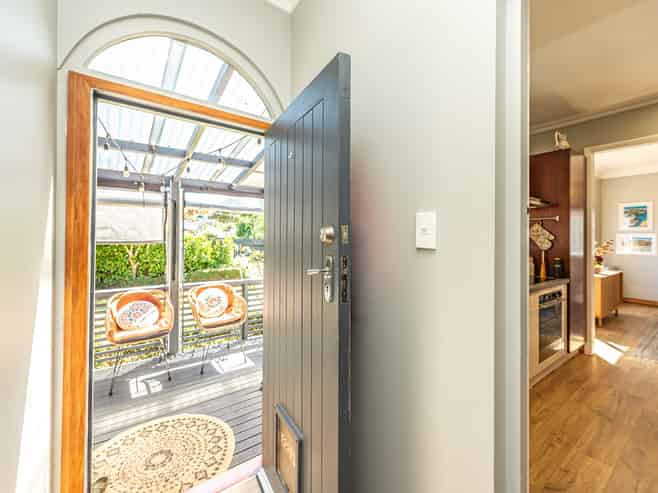 2 Tarata Street, Saint Johns Hill