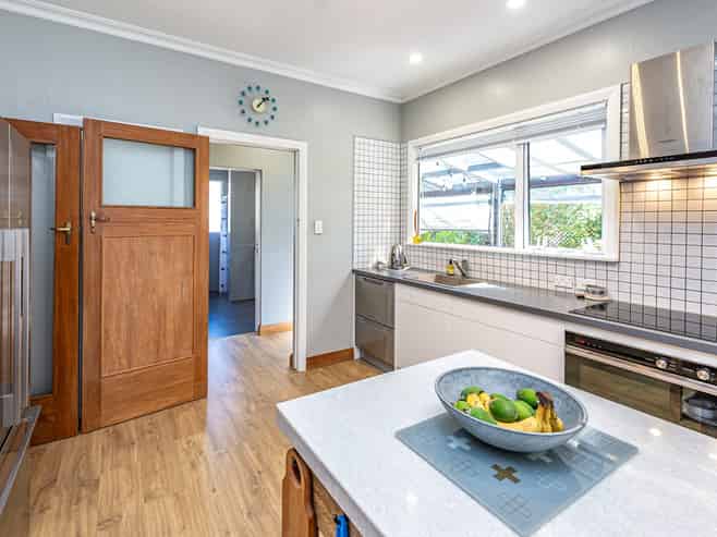 2 Tarata Street, Saint Johns Hill